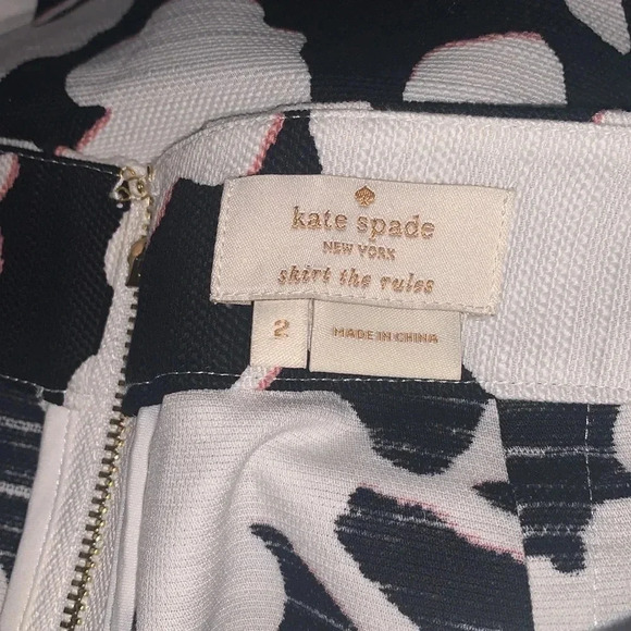 Kate Spade Black & White Marit Graphic Floral Skirt Size 2 - Picture 9 of 9